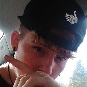 Meet your Posher, Brett